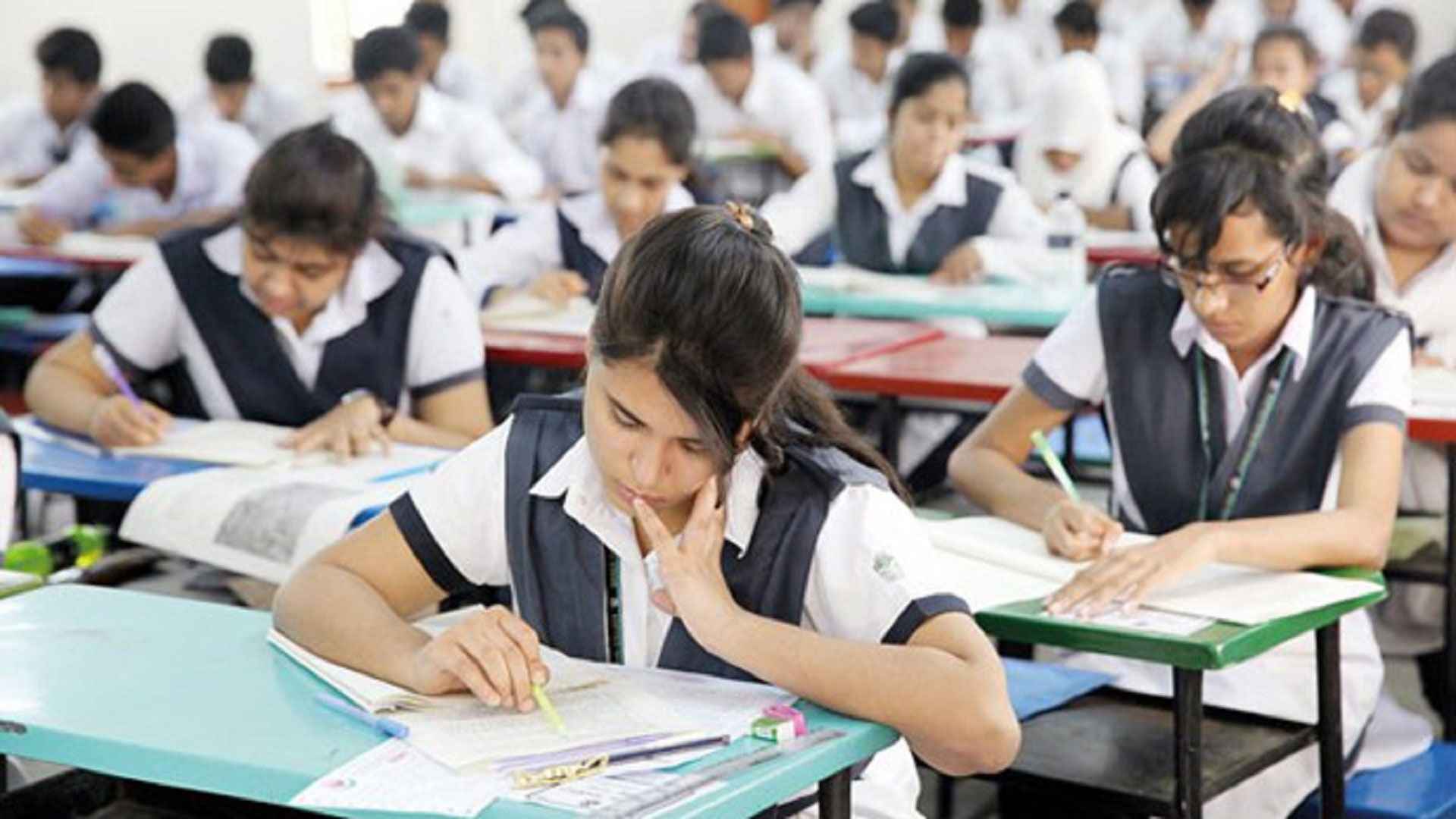 আগামী ১১ সেপ্টেম্বর থেকে স্থগিত এইচএসসি পরীক্ষা : সূচী প্রকাশ