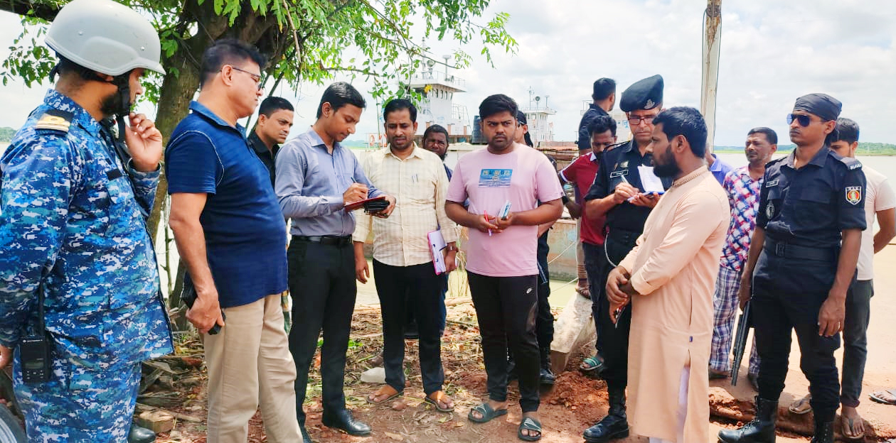 ভোলার ভেদুরিয়া ফেরীঘাটের ম্যানেজার-টোল গ্রহণকারীর অর্থদন্ড