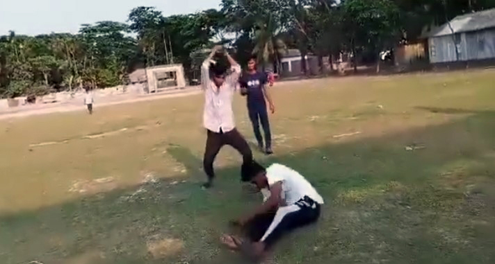 লালমোহনে মাদকসেবনে বাঁধা দেয়ায় যুবকের হাত-পা ভেঙে দিলো কিশোর গ্যাং