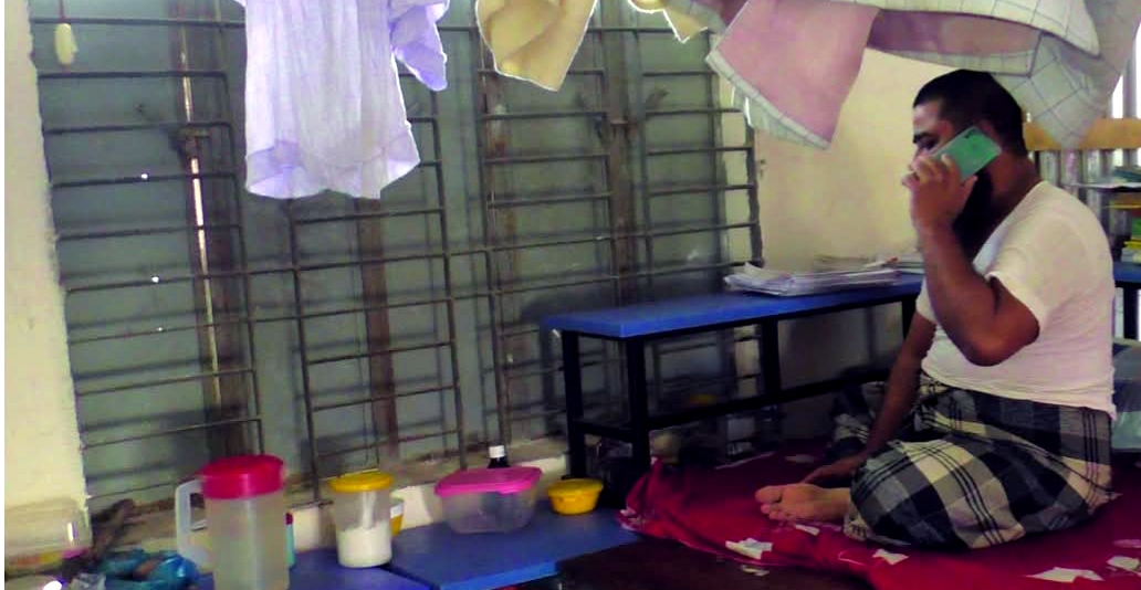 মনপুরায় মাদ্রাসার শ্রেণীকক্ষ দখল করে বসবাস, ব্যাহত হচ্ছে পাঠদান