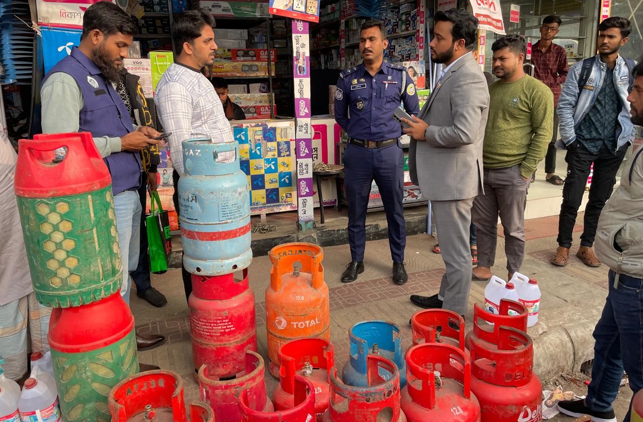 চরফ্যাশনে অতিরিক্ত দামে গ্যাস বিক্রি, জরিমানা