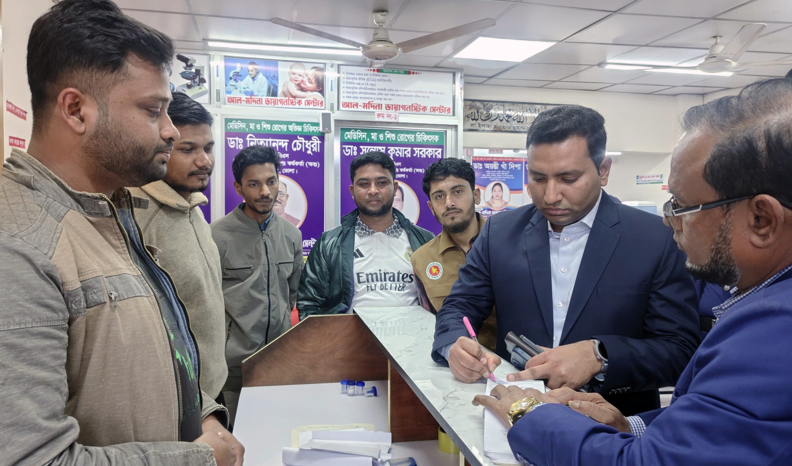 লালমোহনে ২ ডায়াগনস্টিক সেন্টারকে জরিমানা