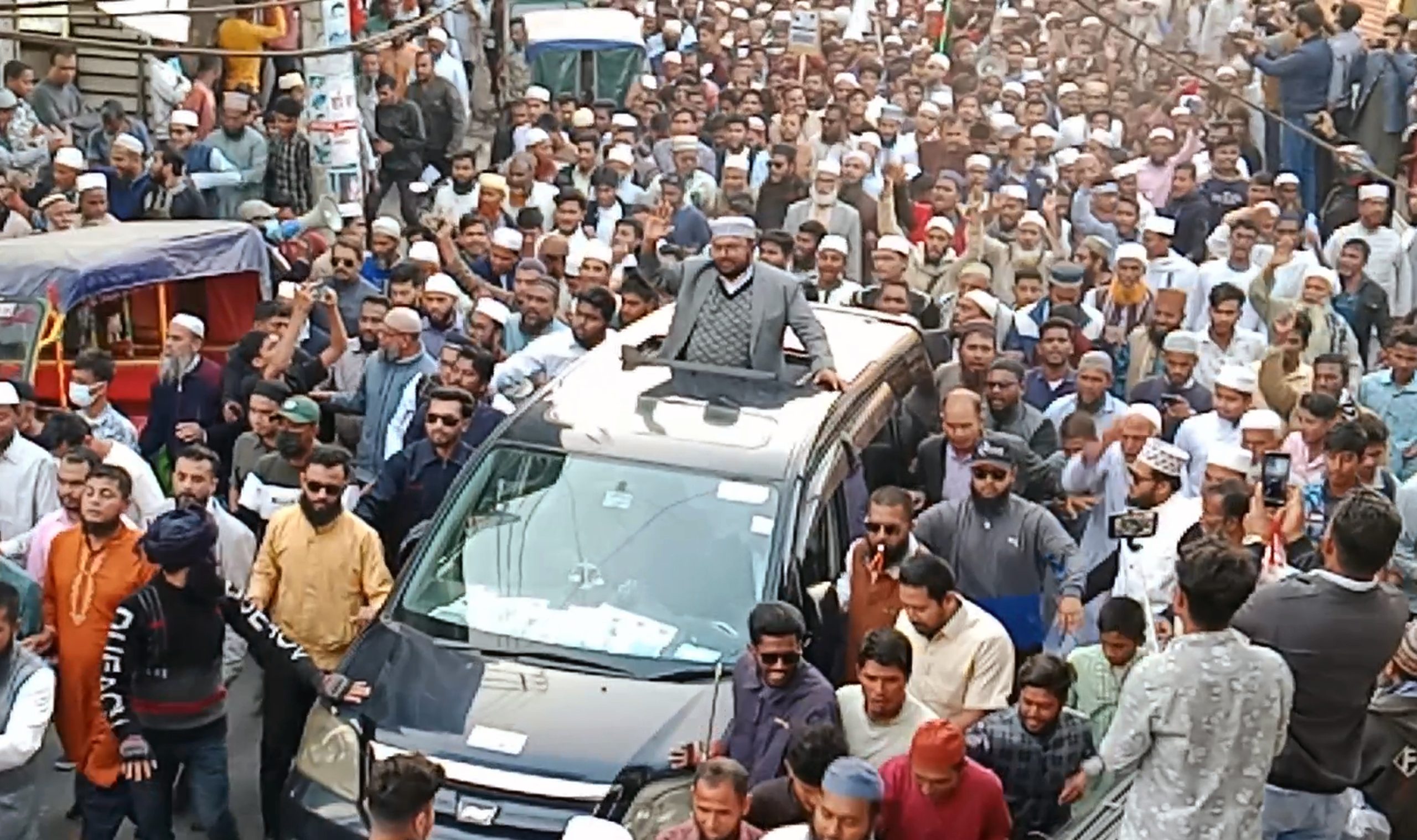 শেষ হলো ২১ দিনের নির্বাচনী প্রচারের ডামা-ডোল, কে পড়বে বিজয়ের মুকুট