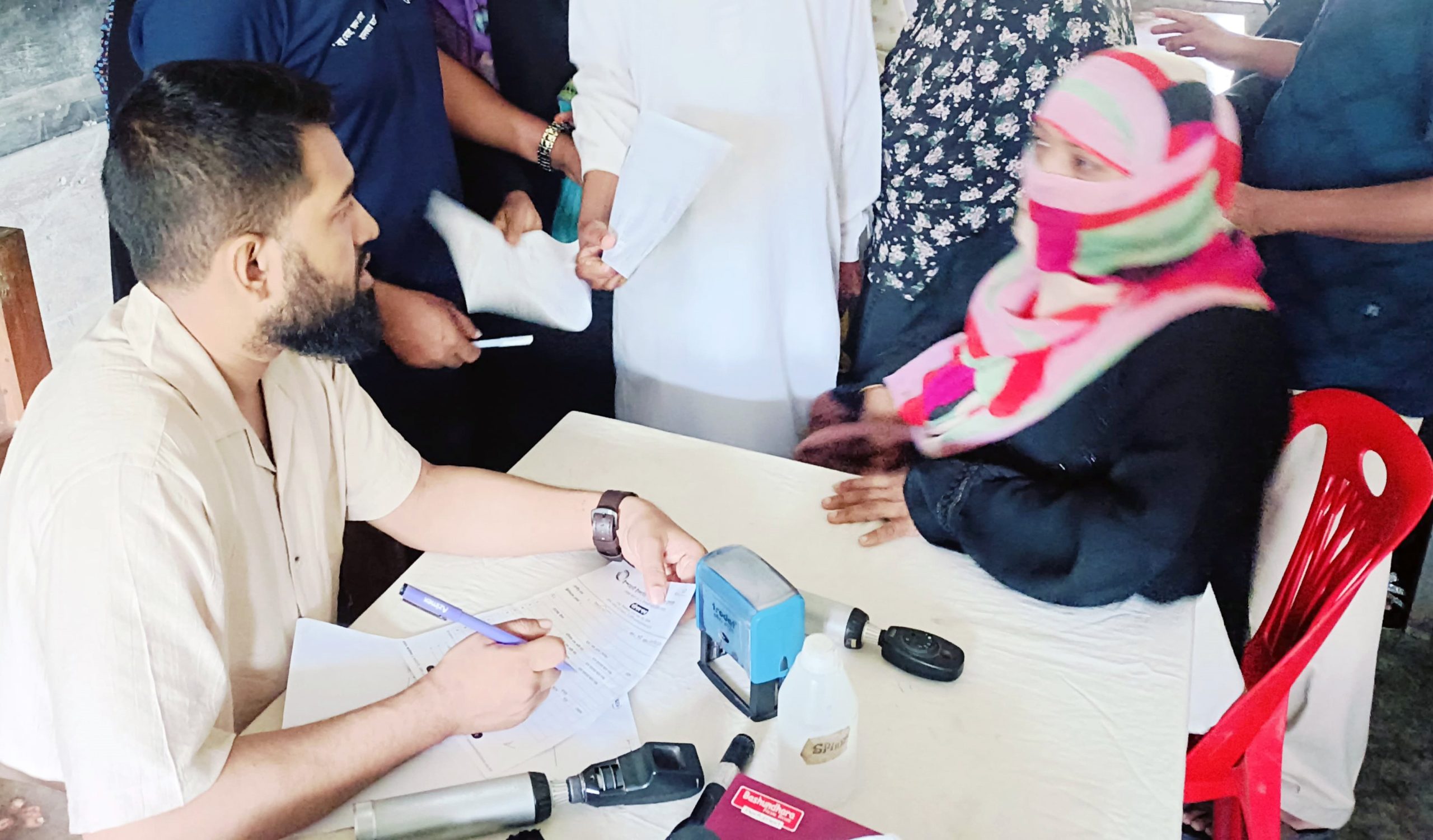 লালমোহনে বিনামূল্যে চক্ষু চিকিৎসাসেবা ক্যাম্প অনুষ্ঠিত