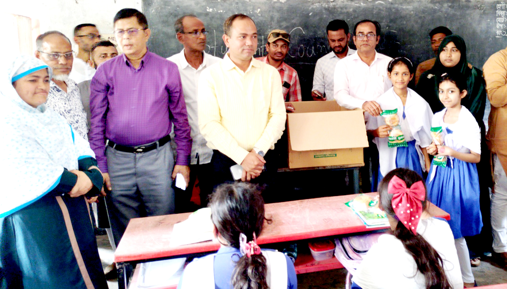 ভোলার ৪শ’ ১৫ প্রাথমিক বিদ্যালয়ে ‘স্কুল ফিডিং’ কর্মসূচির উদ্বোধন