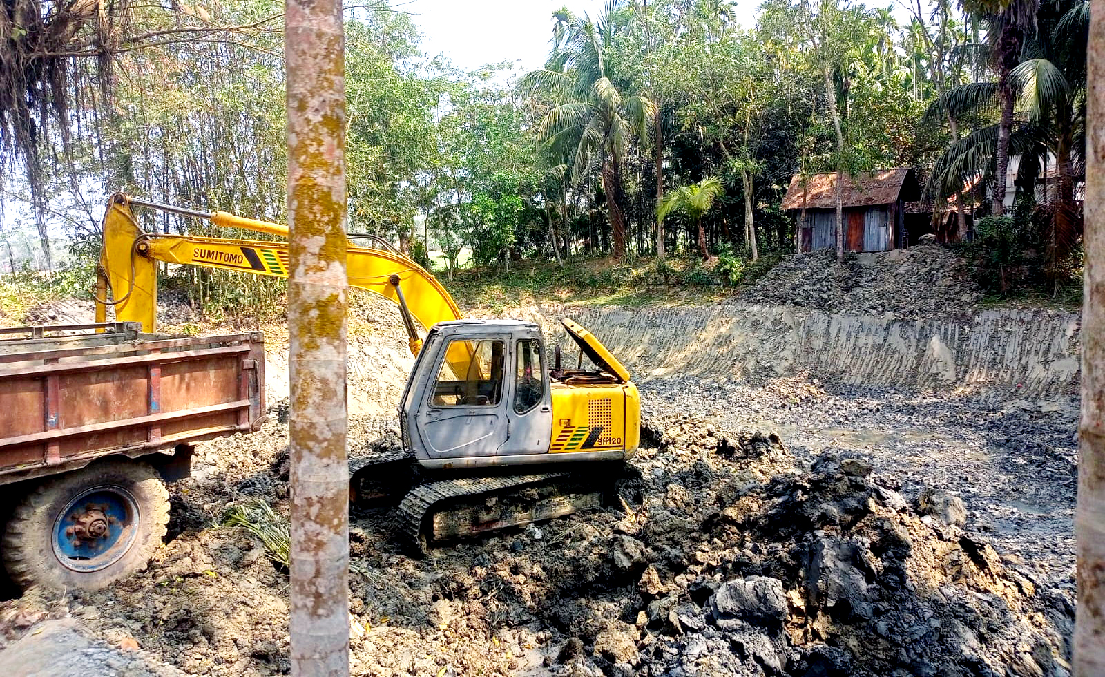 বোরহানউদ্দিনে কৃষি জমির মাটি বিক্রির দায়ে ৩ জনকে ৩ লাখ টাকা জরিমানা