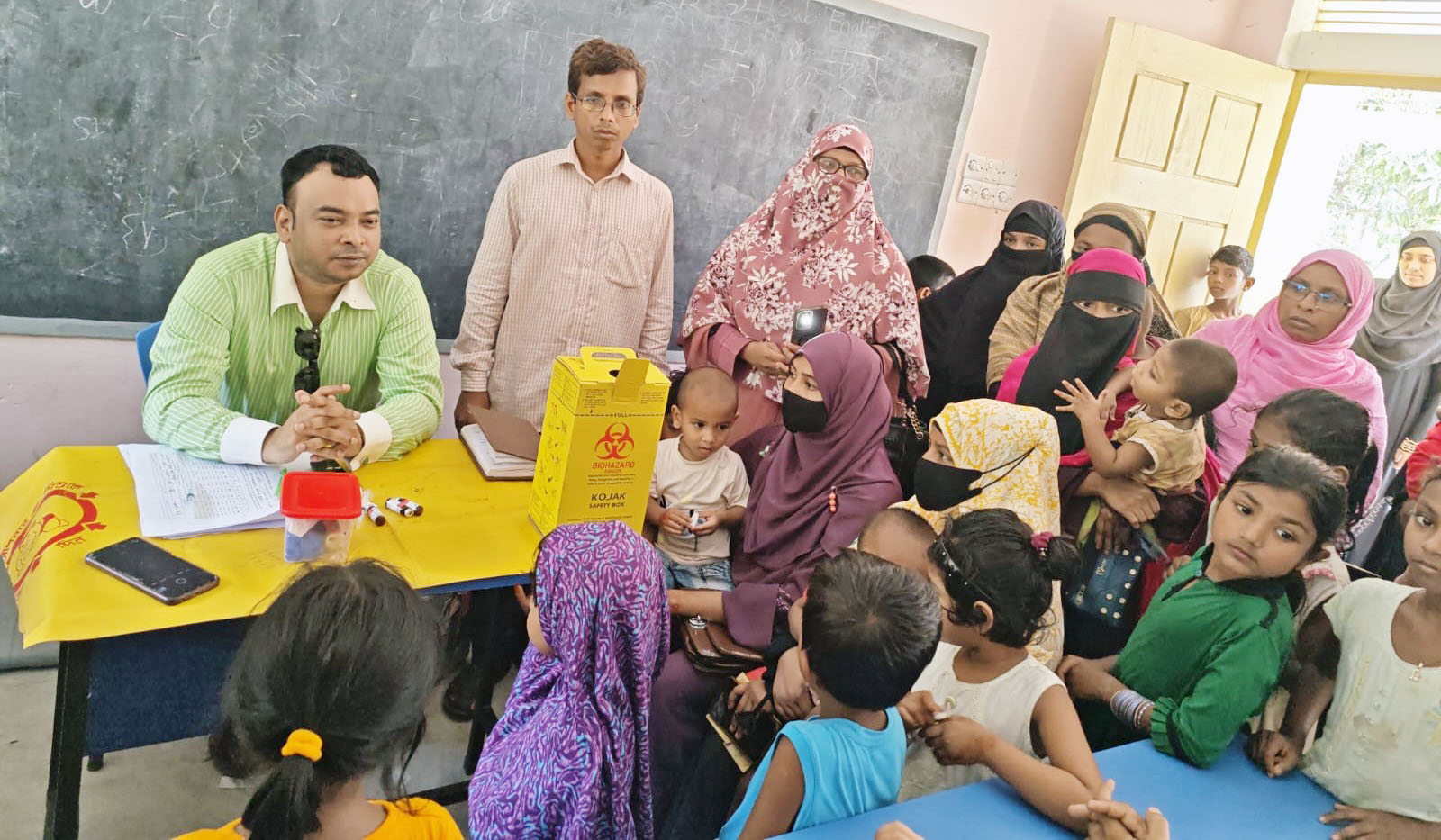 লালমোহনে হাম-রুবেলা টিকাদান ক্যাম্পেইনের উদ্বোধন