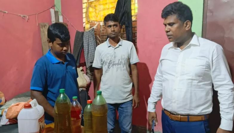 বোরহানউদ্দিনে মজুত করে চড়া দামে পেট্রোল বিক্রি, আটক-১