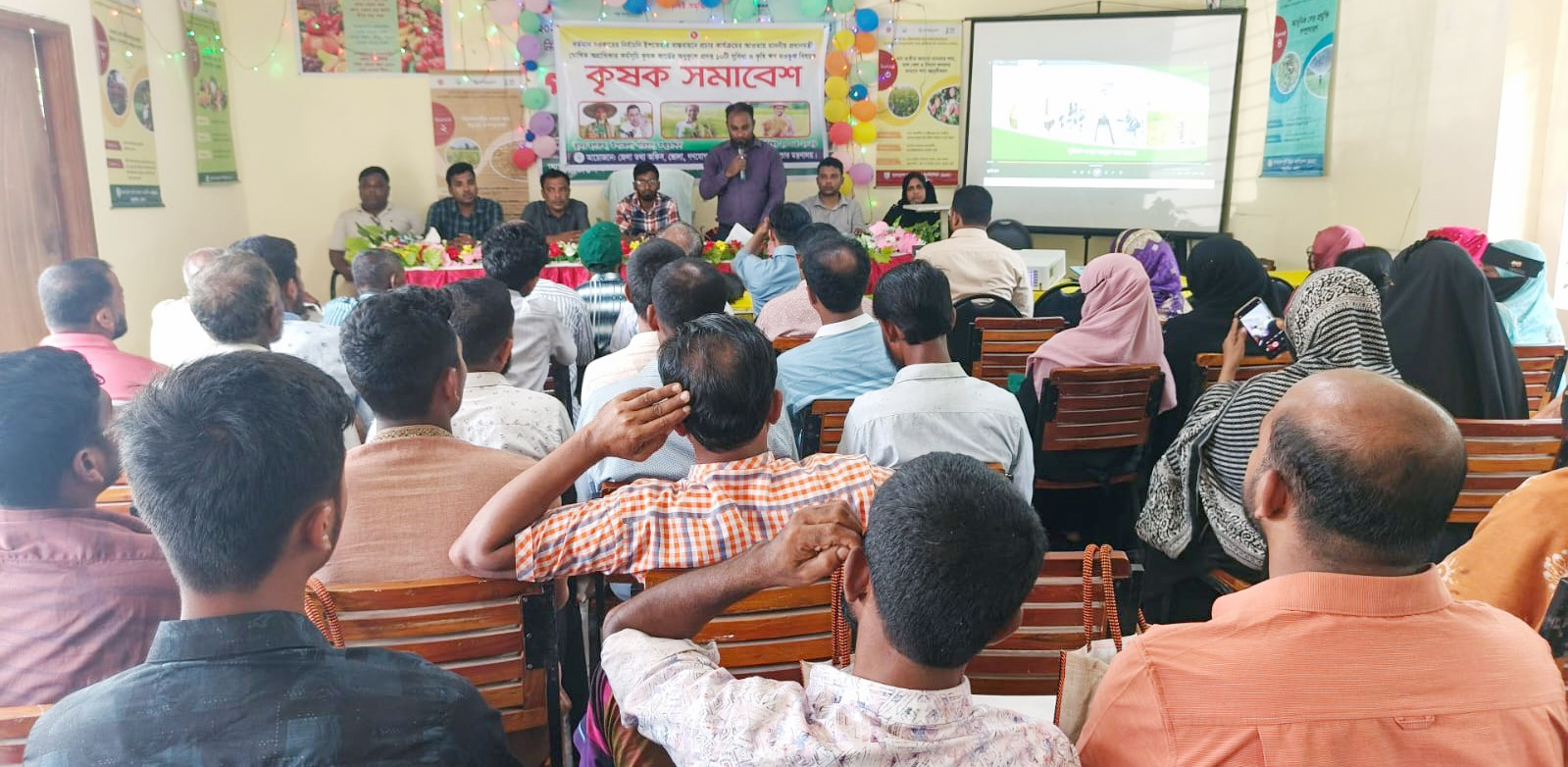 তথ্য অফিসের আয়োজনে তজুমুদ্দিনে কৃষক সমাবেশে অনুষ্ঠিত