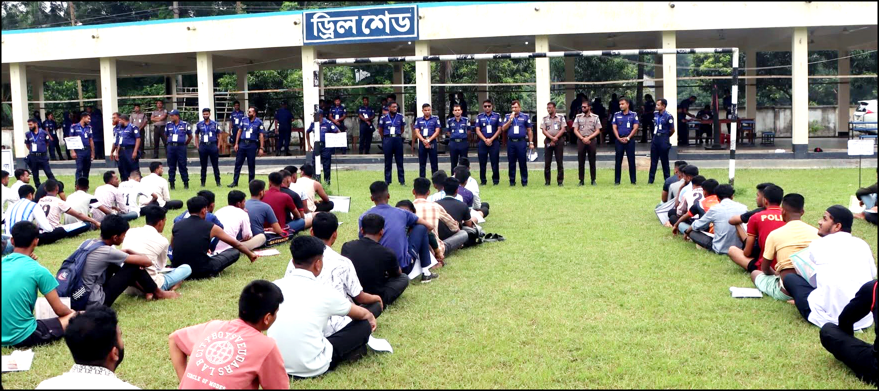 পুলিশের এএসআই নিয়োগের লক্ষ্যে ভোলায় পরীক্ষা অনুষ্ঠিত