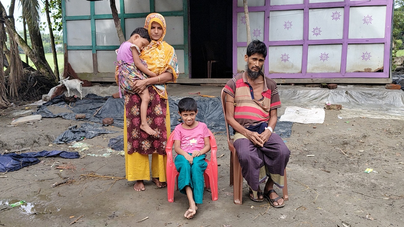 ক্যানসারের সঙ্গে ১৩ মাসের লড়াই, নিঃস্ব কৃষক খলিলের বাঁচার আকুতি