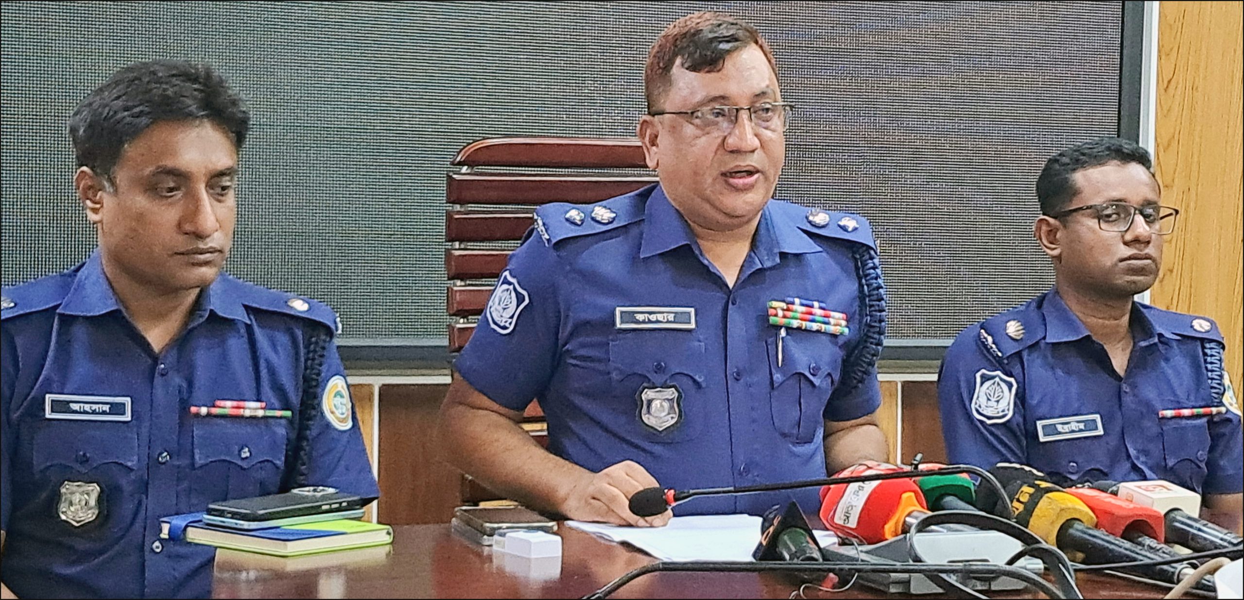 ভোলায় গৃহবধূ মিতুর মৃত্যুকে ঘিরে অপপ্রচারে বিভ্রান্ত না হওয়ার আহ্বান পুলিশ সুপারের