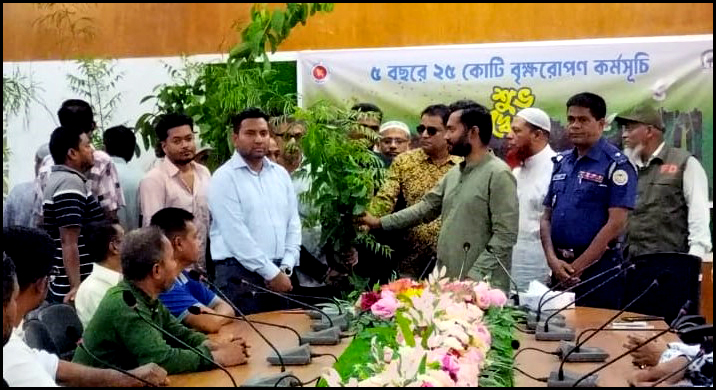 লালমোহনে বৃক্ষরোপণ কার্যক্রমের উদ্বোধন