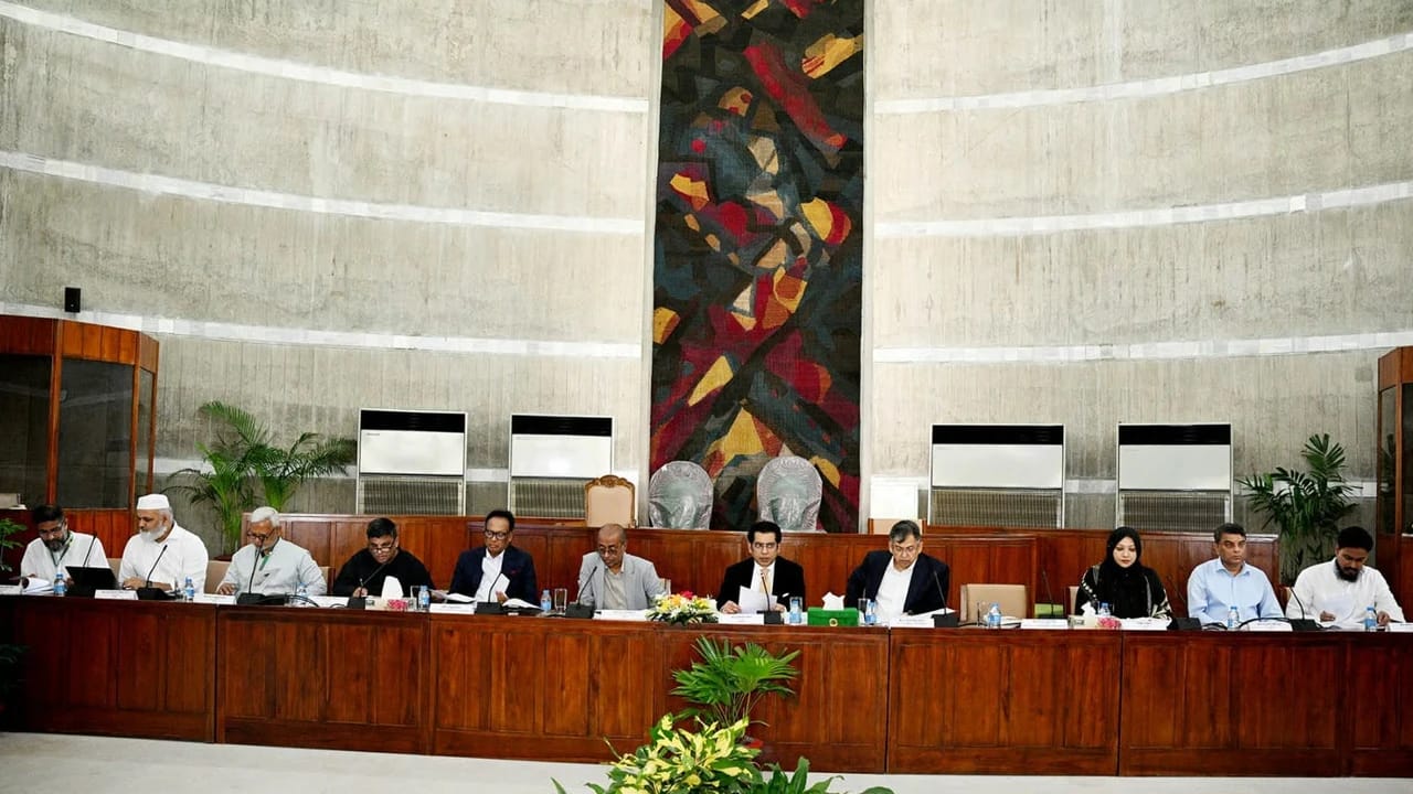 ব্যারিস্টার আন্দালিভ রহমান পার্থের সভাপতিত্বে আইন মন্ত্রণালয় সম্পর্কিত স্থায়ী কমিটির প্রথম বৈঠক অনুষ্ঠিত