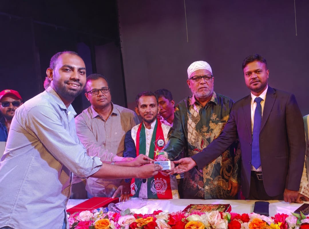 ইয়ুথ লিডারশিপ অ্যাওয়ার্ড পেলেন ভোলার সন্তান শাফায়াত হোসেন সিয়াম