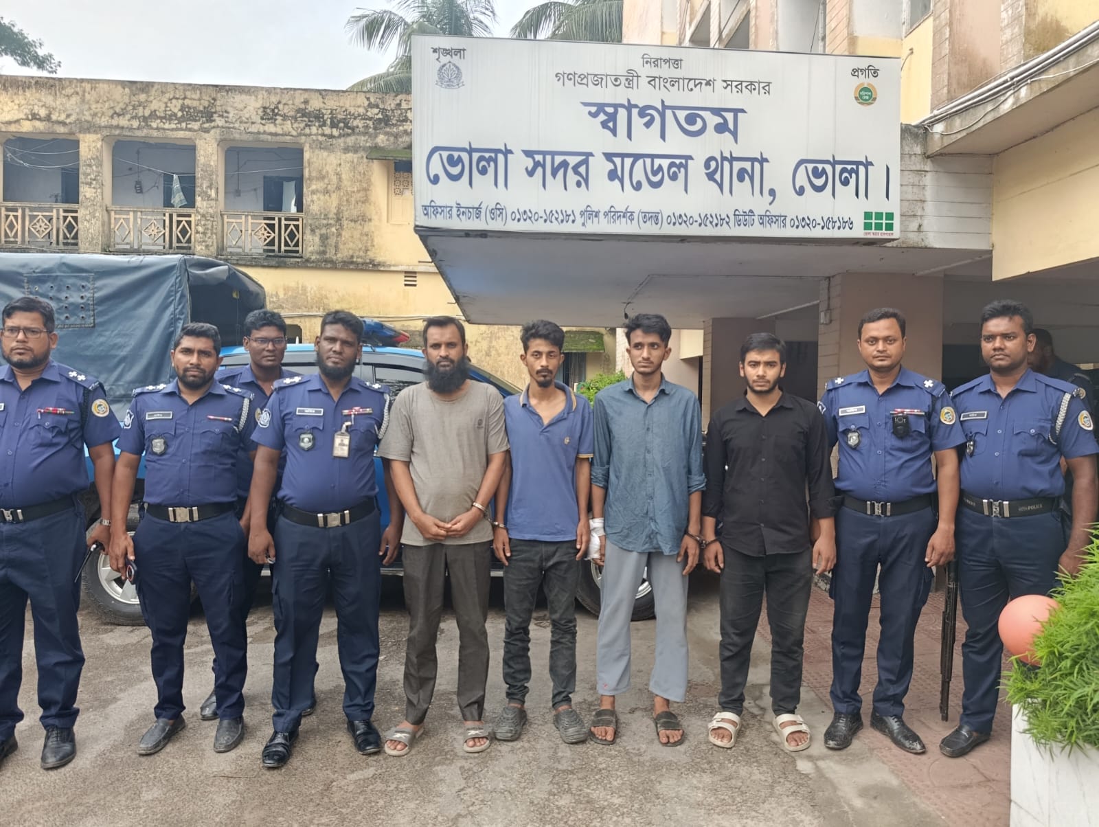 ভোলায় চাঁদাবাজি ও মারধরের মামলায় এজাহারভুক্ত ৪ আসামি গ্রেপ্তার