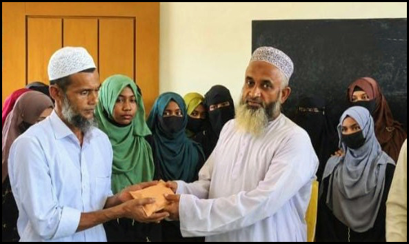 চরফ্যাশনে নিহত শিক্ষার্থীর পরিবারের দাঁড়ালো শিক্ষা প্রতিষ্ঠান