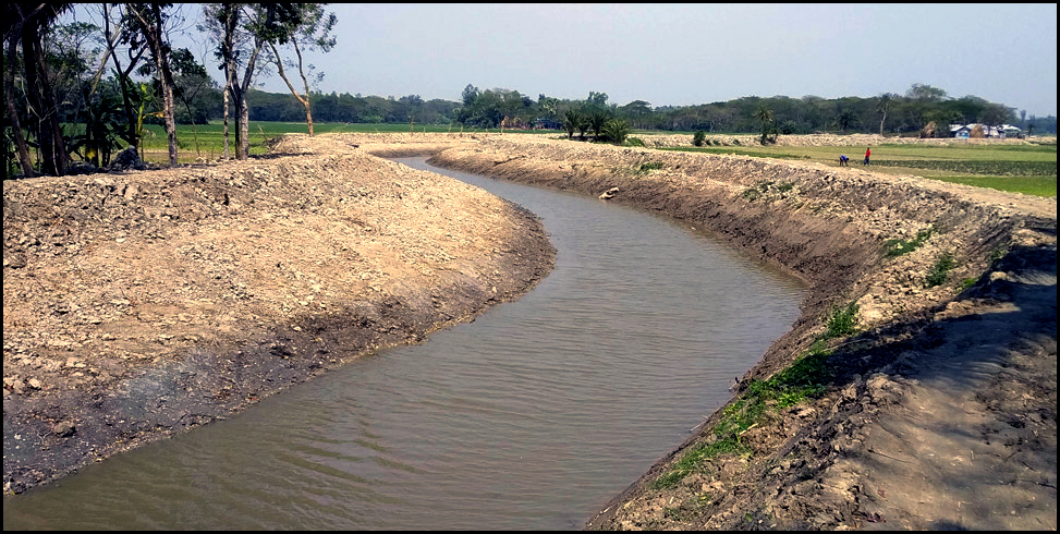 খাল খননের সাশ্রয়ী টাকা রাষ্ট্রের কোষাগারে জমা দিলেন চরফ্যাশনের ইউএনও