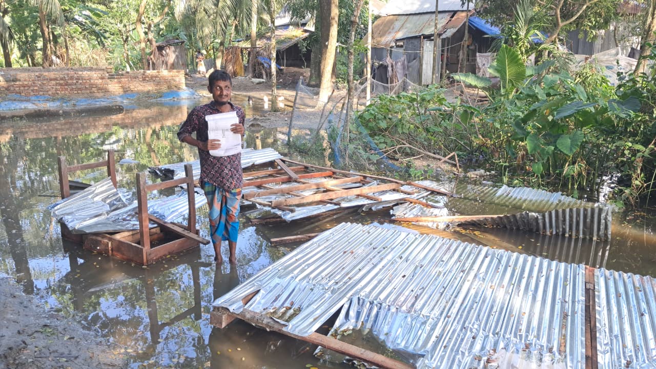 ভোলায় দৃষ্টিপ্রতিবন্ধীর ঘর ভাঙচুরের অভিযোগ