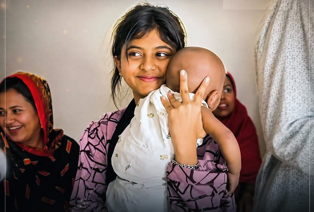 ১৩ বছরের মায়ের কোলে ৭ মাসের সন্তান !