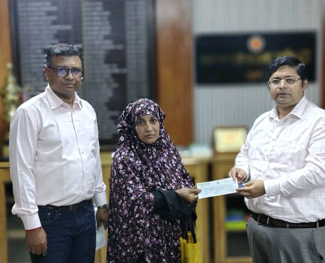 ভোলায় সমাজকল্যাণ কমিটির তহবিল থেকে তিনজনকে ২৫ হাজার টাকা চিকিৎসা সহায়তা