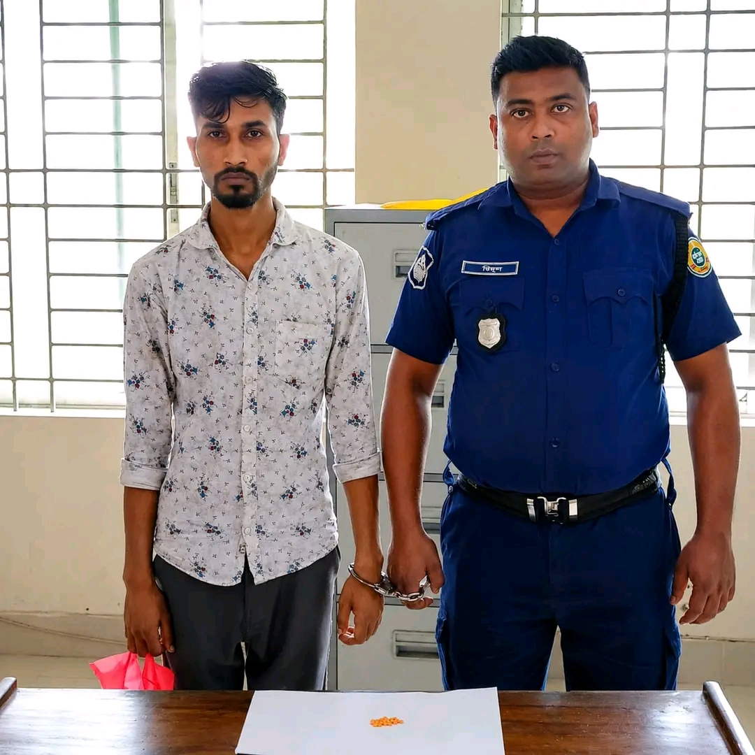 দৌলতখানে ইয়াবাসহ মাদক ব্যবসায়ী গ্রেপ্তার