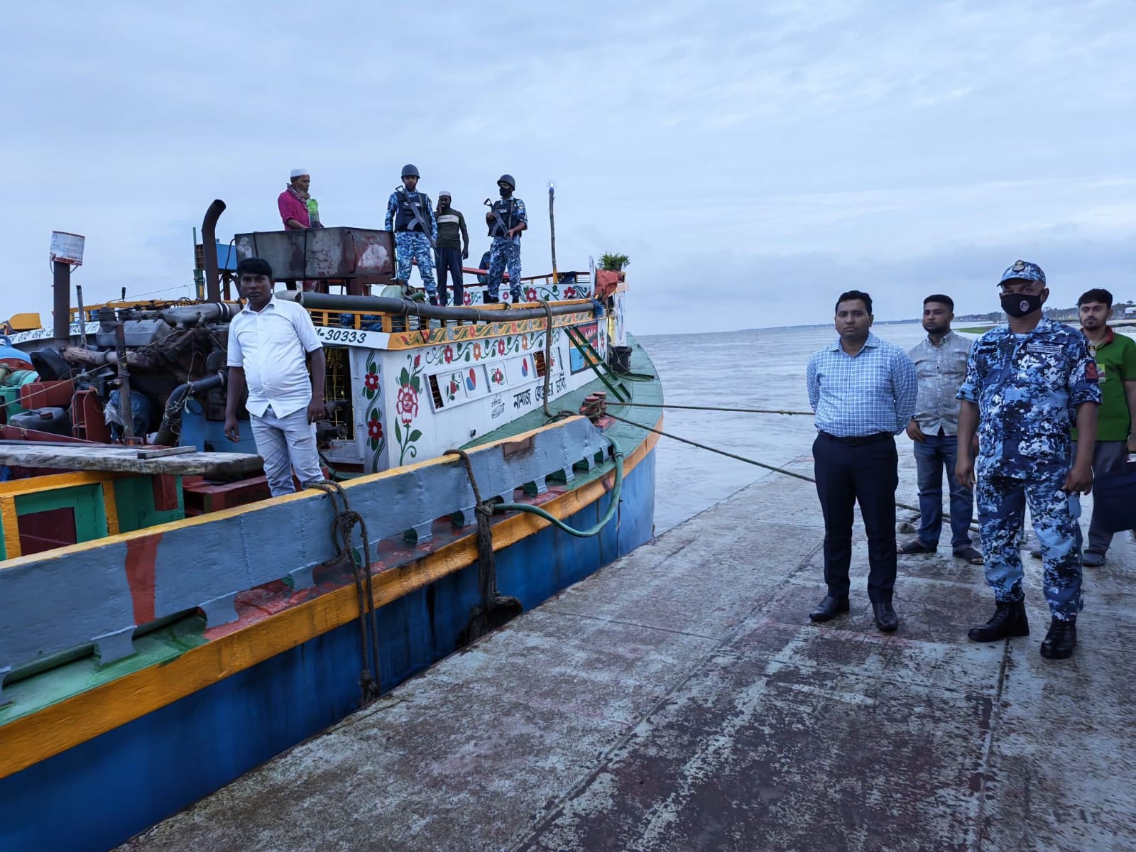 লালমোহনে অবৈধ বালু উত্তোলন: ড্রেজার মালিককে ৫০ হাজার টাকা জরিমানা