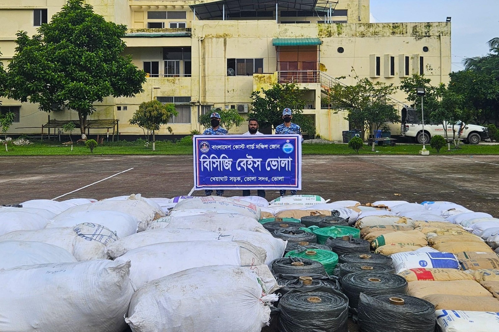 দৌলতখানে ১,৫১০ কেজি নিষিদ্ধ পলিথিন জব্দ, জরিমানা ১ লাখ