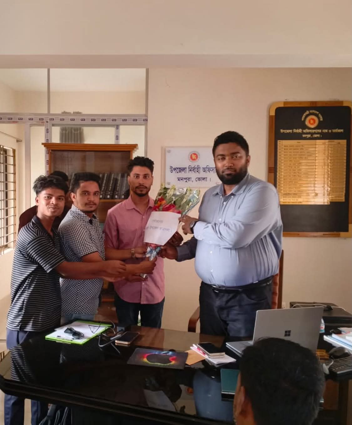 ভোলার মনপুরায় নবাগত ইউএনওর সঙ্গে উপজেলা ছাত্রদলের সৌজন্য সাক্ষাৎ