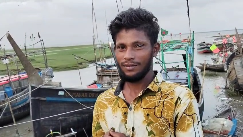 বেতুয়া মাজঘাটে প্রকৃত জেলেদের জেলে কার্ড না পাওয়ার অভিযোগ