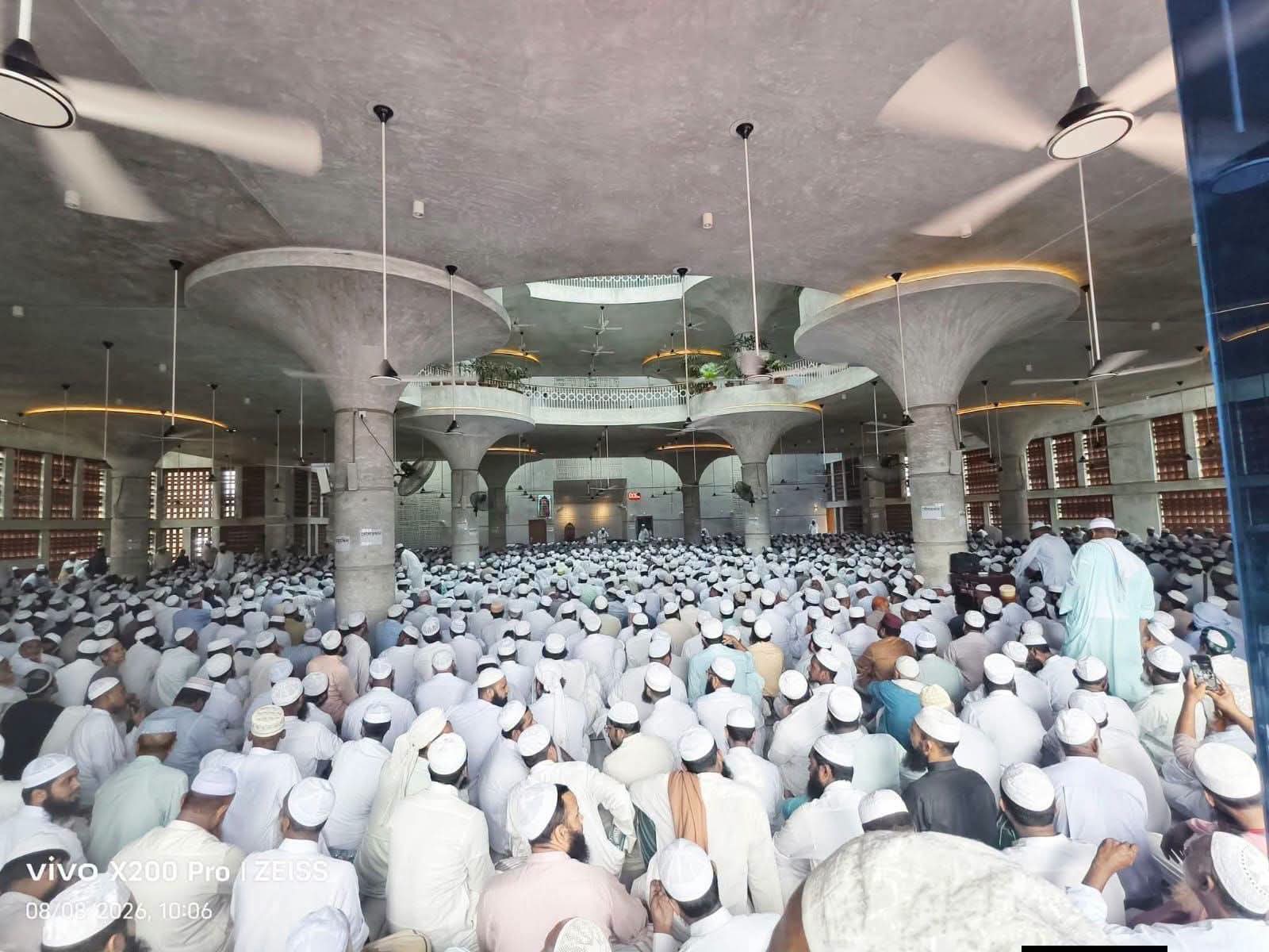 চরফ্যাশনে মাওলানা জুবায়েরের বয়ান শুনতে মানুষের ঢল